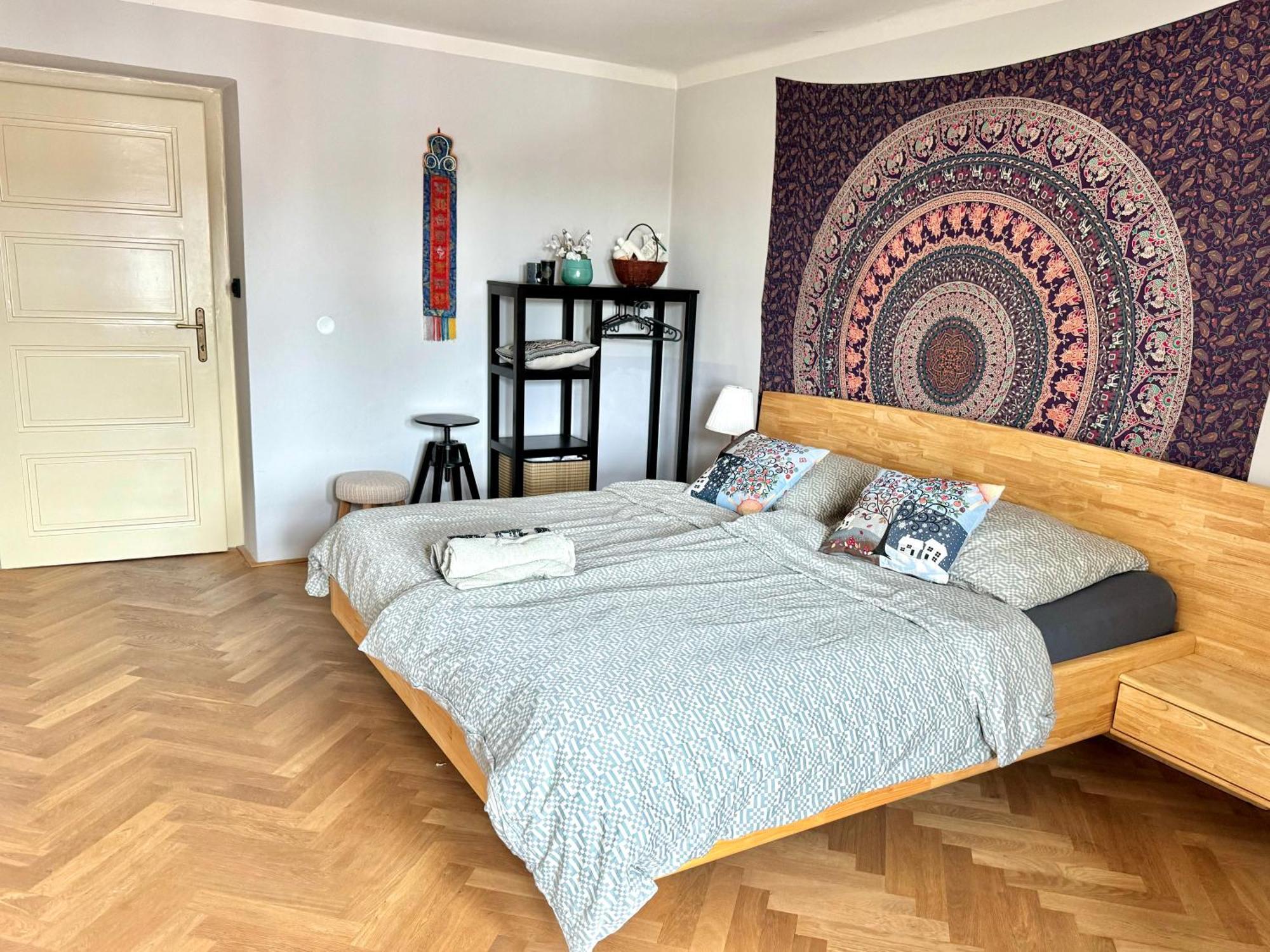 Apartament Knk Vibrant Central Spacious Hideaway Hradec Králové Zewnętrze zdjęcie